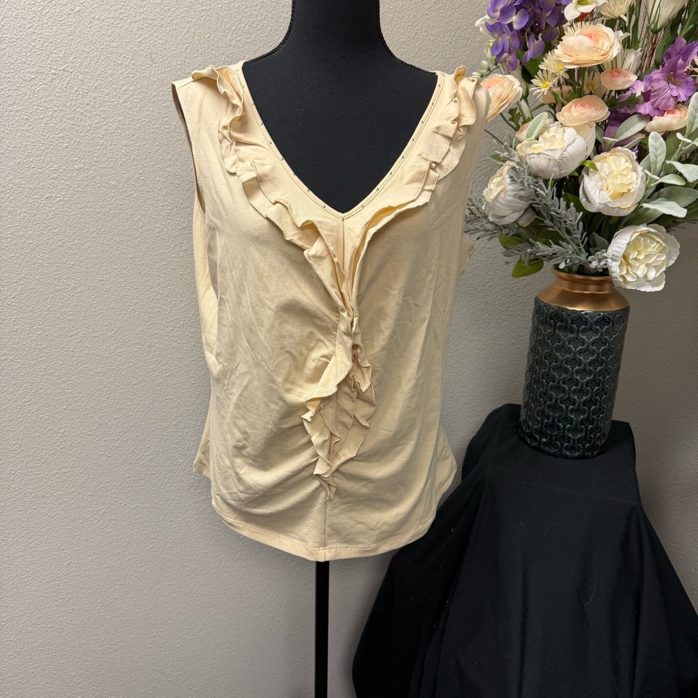 City Girl Nancy Bolen Beige Ruffle Front Sleeveless Top Women’s Large